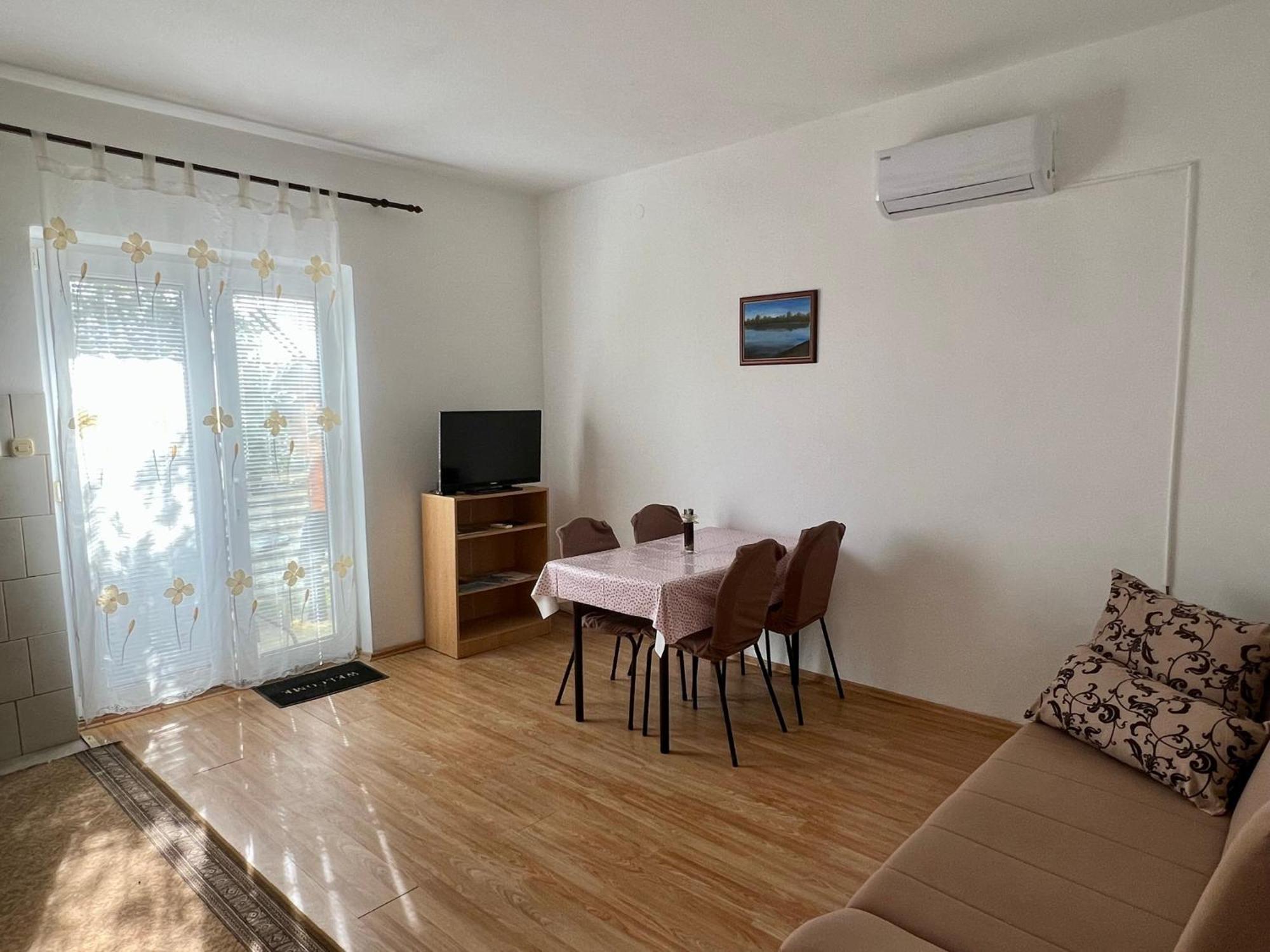 Apartments Monika Bibinje Bagian luar foto